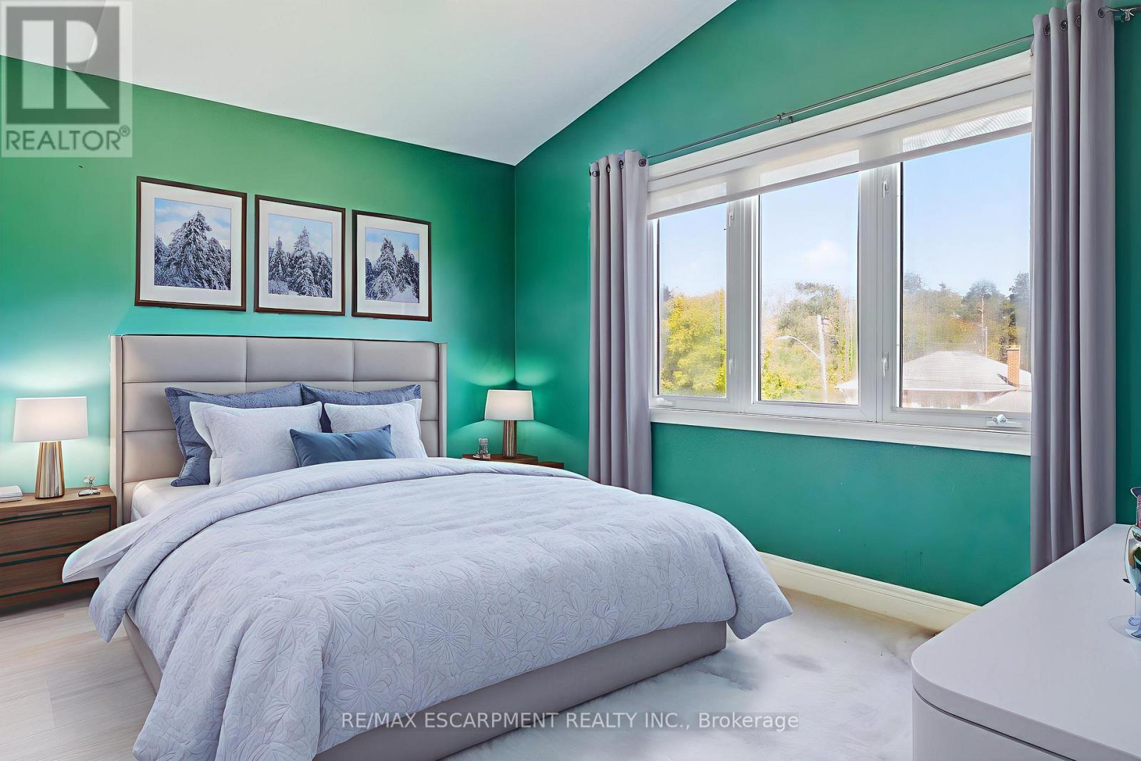 2510 Donnavale Drive, Mississauga, ON - Indoor Photo Showing Bedroom