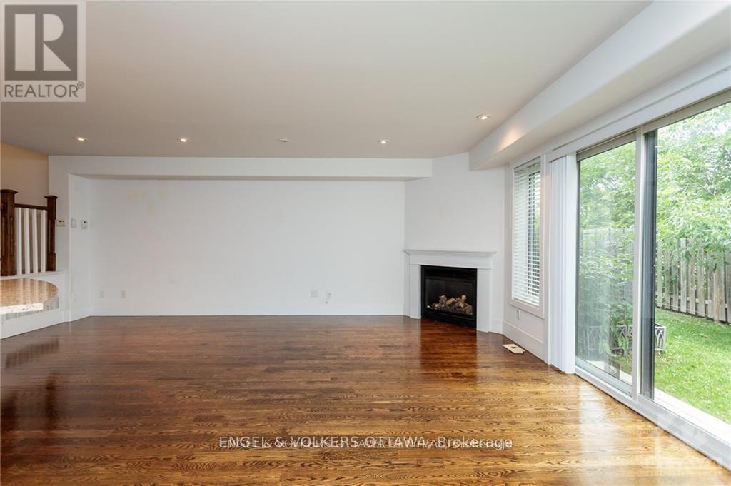 140 Montauk Pvt, Ottawa, ON - Indoor With Fireplace