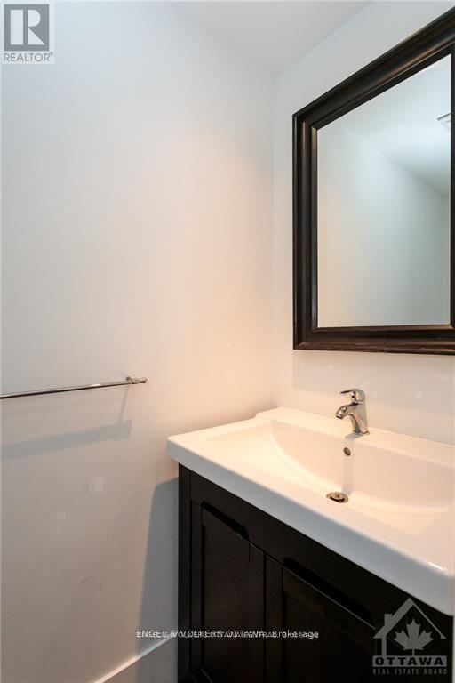 140 Montauk Pvt, Ottawa, ON - Indoor Photo Showing Bathroom