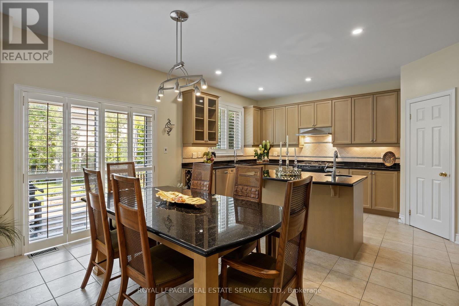 96 Bradgate Drive, Markham, ON - Indoor Photo Showing Dining Room
