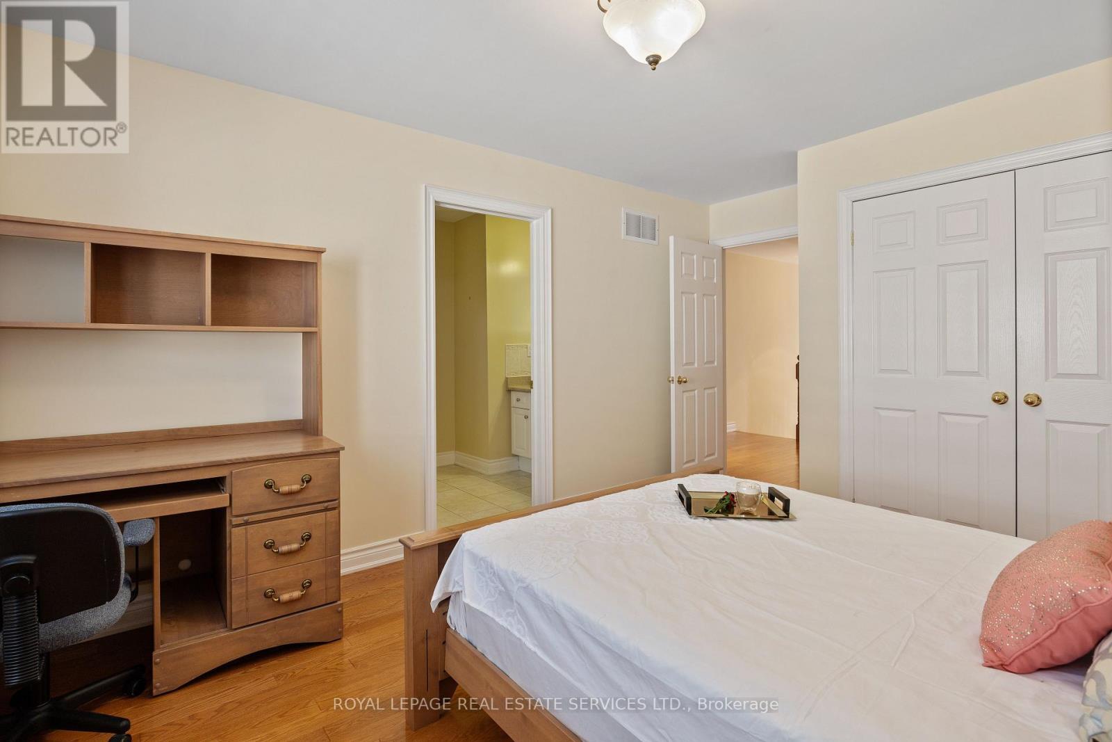 96 Bradgate Drive, Markham, ON - Indoor Photo Showing Bedroom
