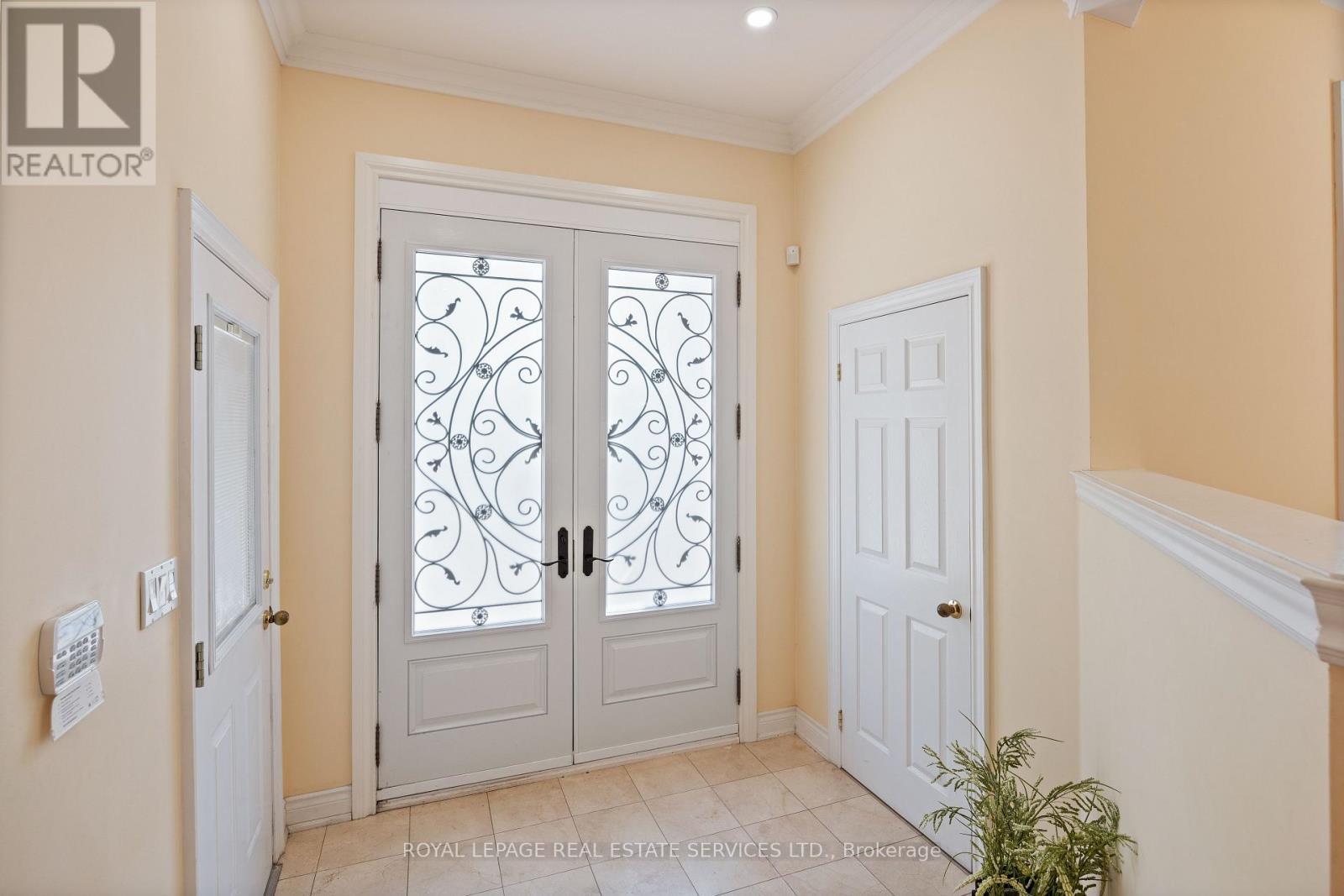 96 Bradgate Drive, Markham, ON - Indoor Photo Showing Other Room