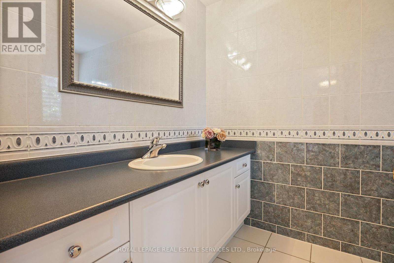 96 Bradgate Drive, Markham, ON - Indoor Photo Showing Bathroom