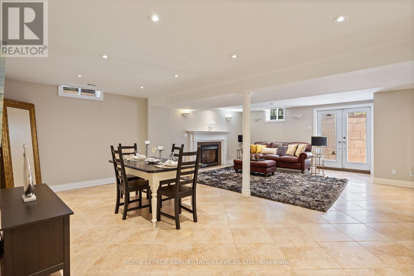 96 Bradgate Drive, Markham, ON - Indoor Photo Showing Other Room