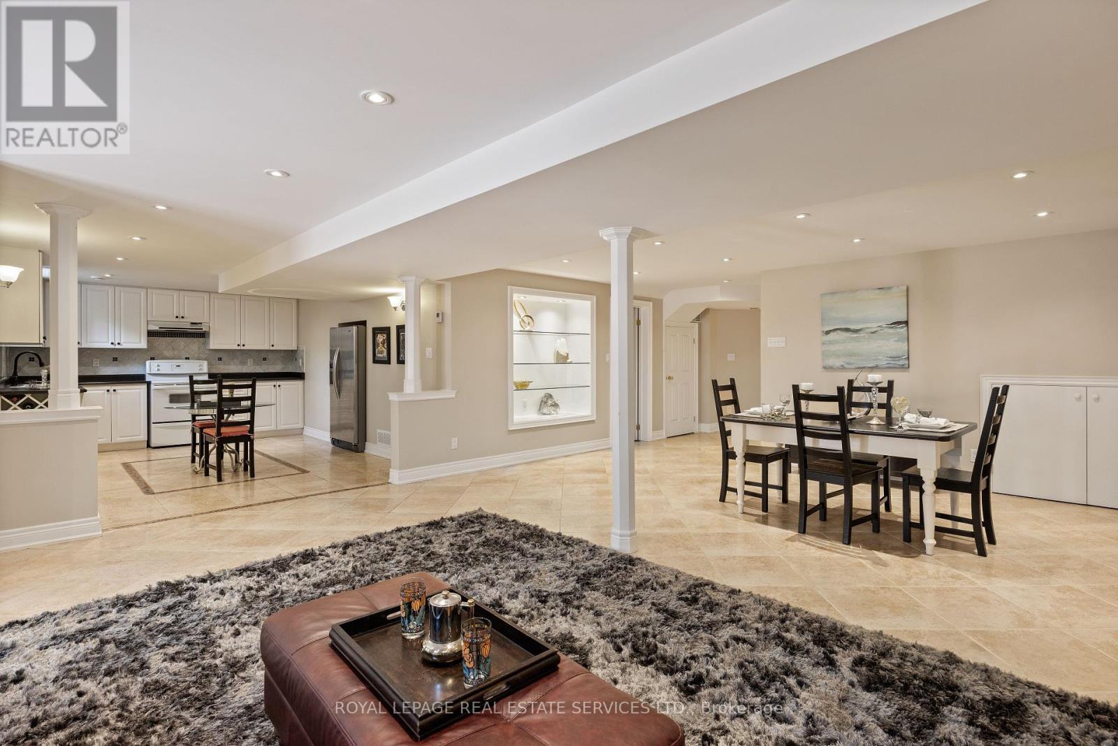 96 Bradgate Drive, Markham, ON - Indoor Photo Showing Dining Room