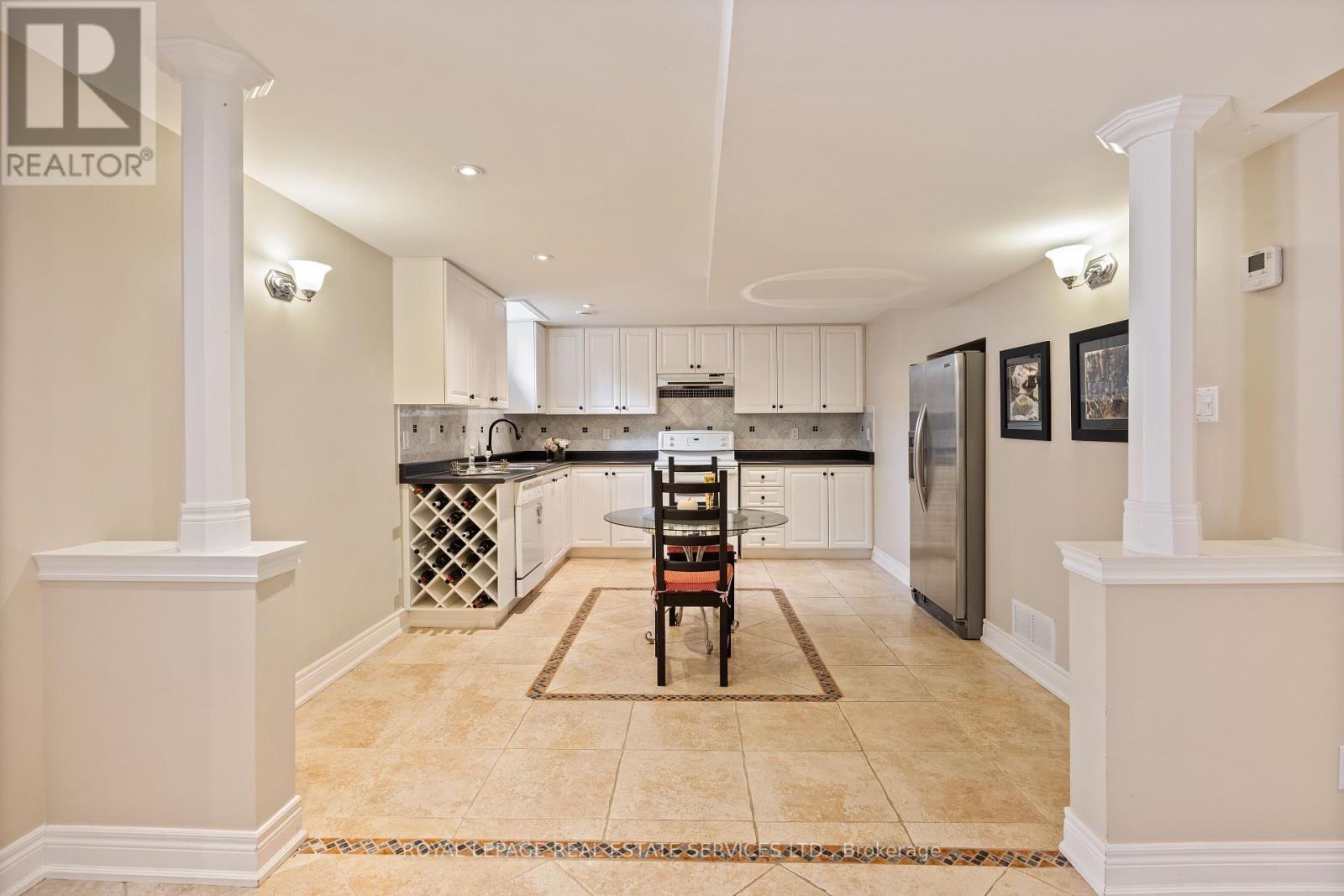 96 Bradgate Drive, Markham, ON - Indoor Photo Showing Kitchen