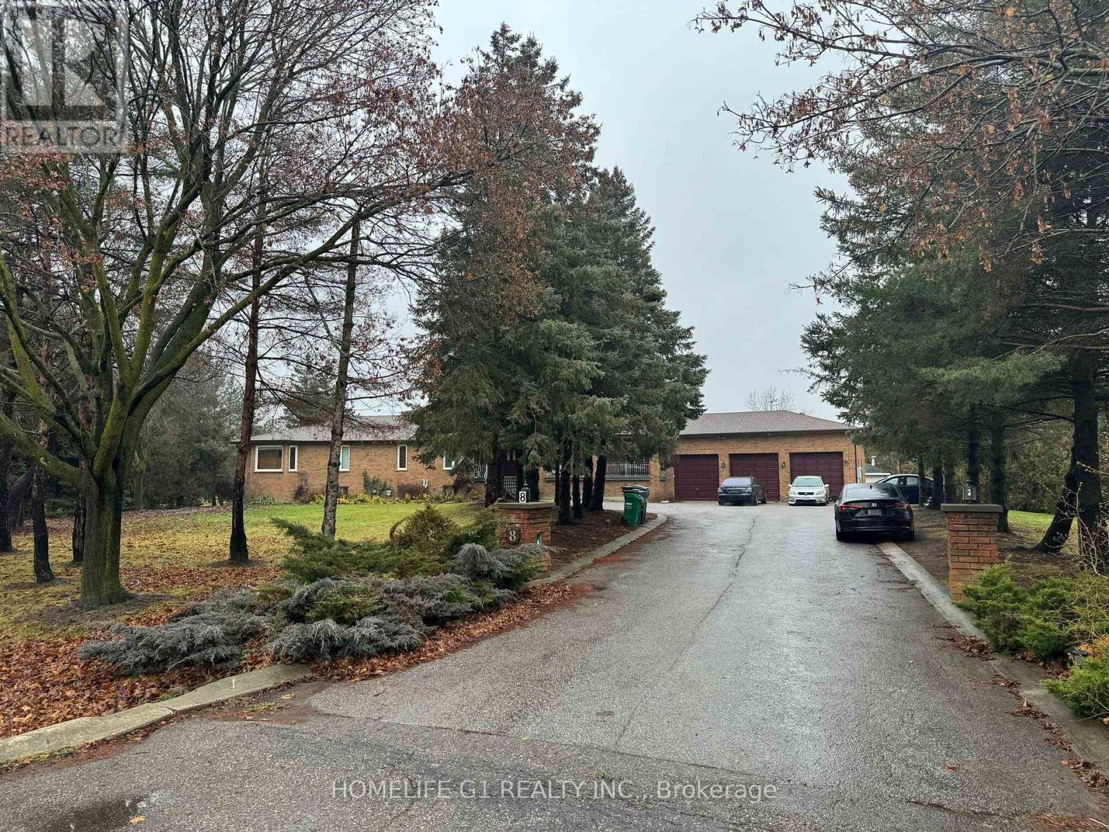 8 Rosegarden Drive, Brampton, ON - Outdoor