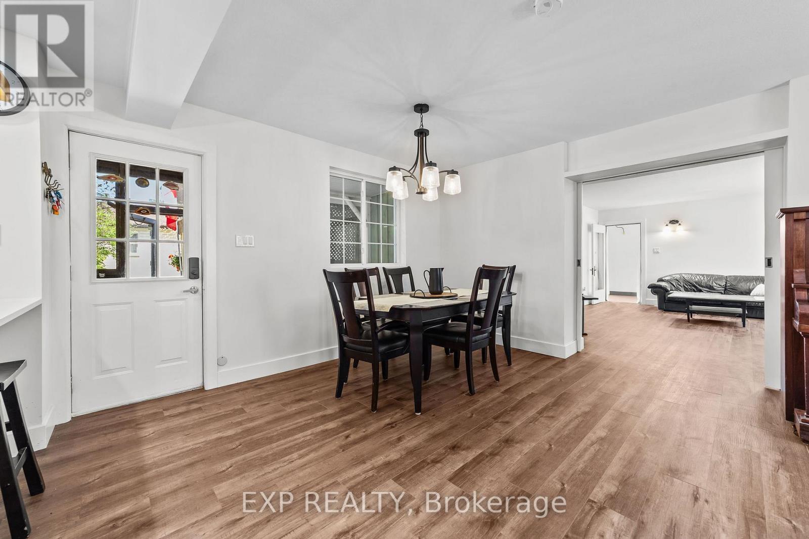 137 Fried Street, Bluewater (Dashwood), ON - Indoor Photo Showing Dining Room