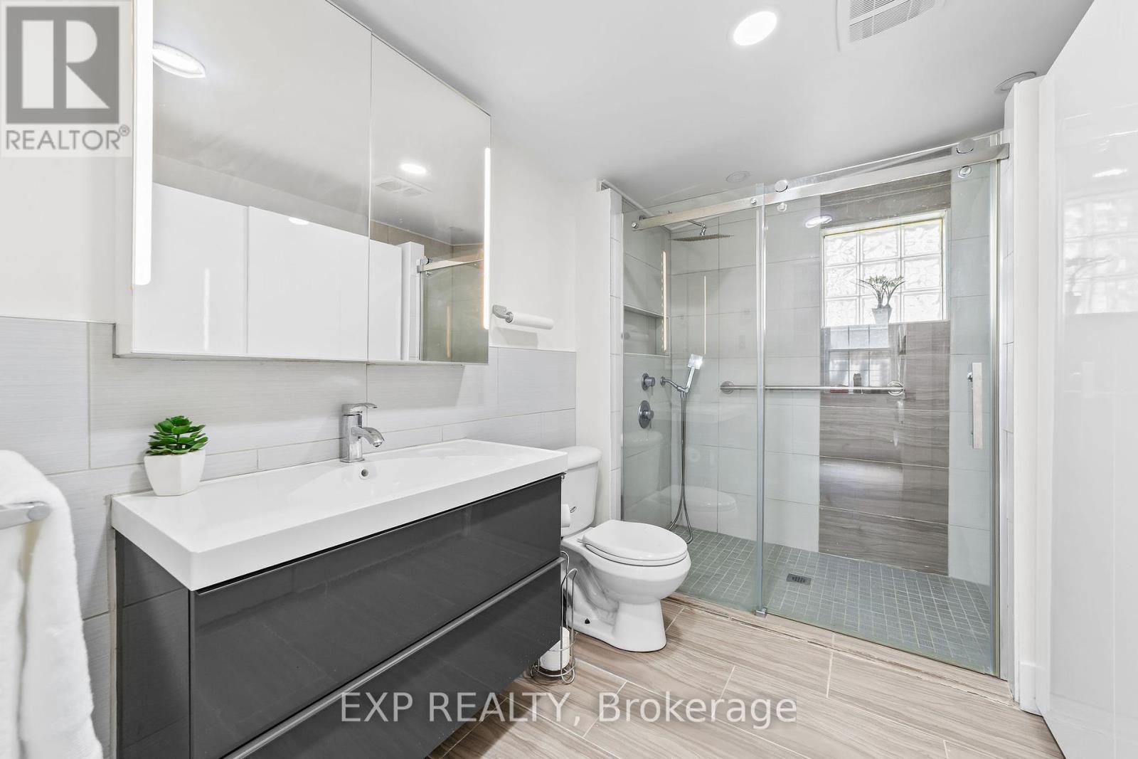 137 Fried Street, Bluewater (Dashwood), ON - Indoor Photo Showing Bathroom