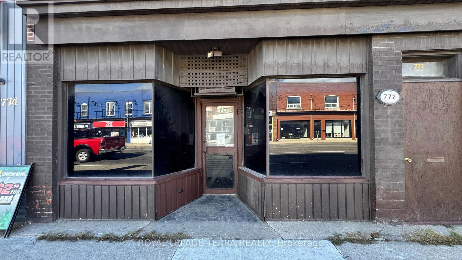 772 Barton Street E, Hamilton, ON