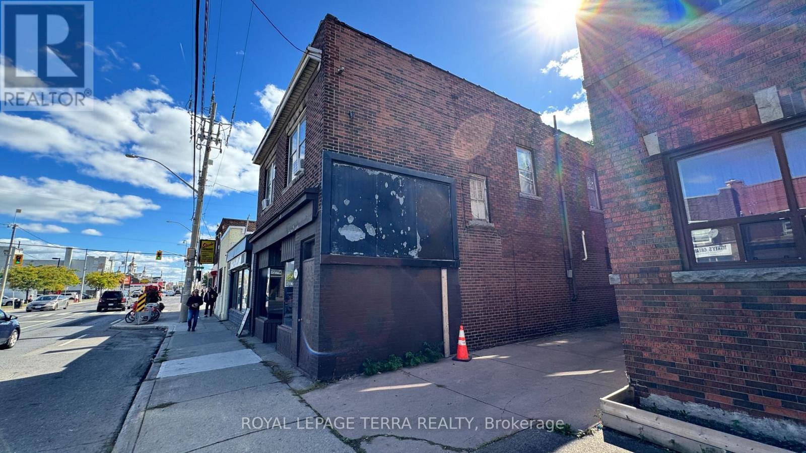 772 Barton Street E, Hamilton, ON