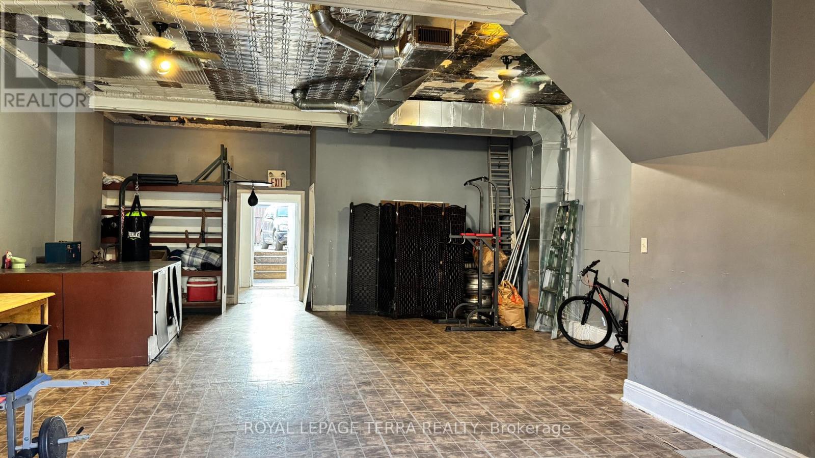 772 Barton Street E, Hamilton, ON