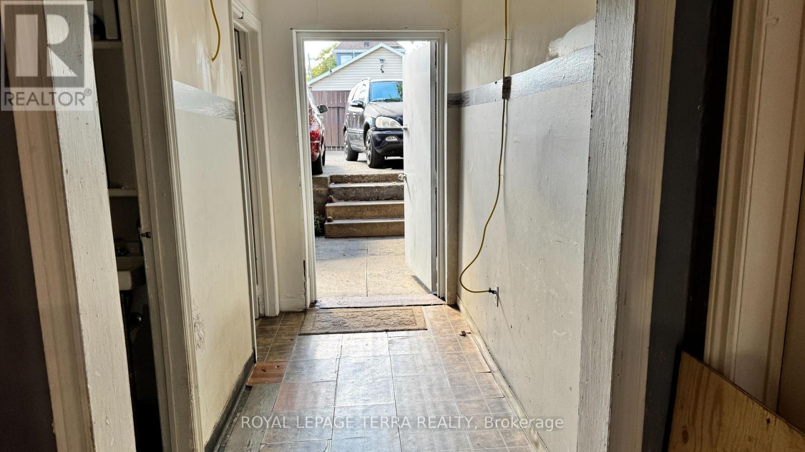 772 Barton Street E, Hamilton, ON