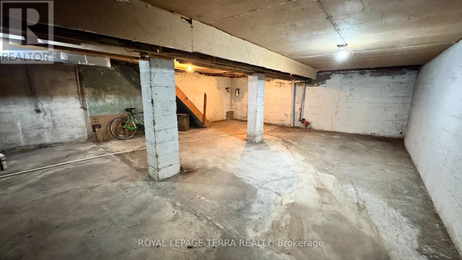 772 Barton Street E, Hamilton, ON