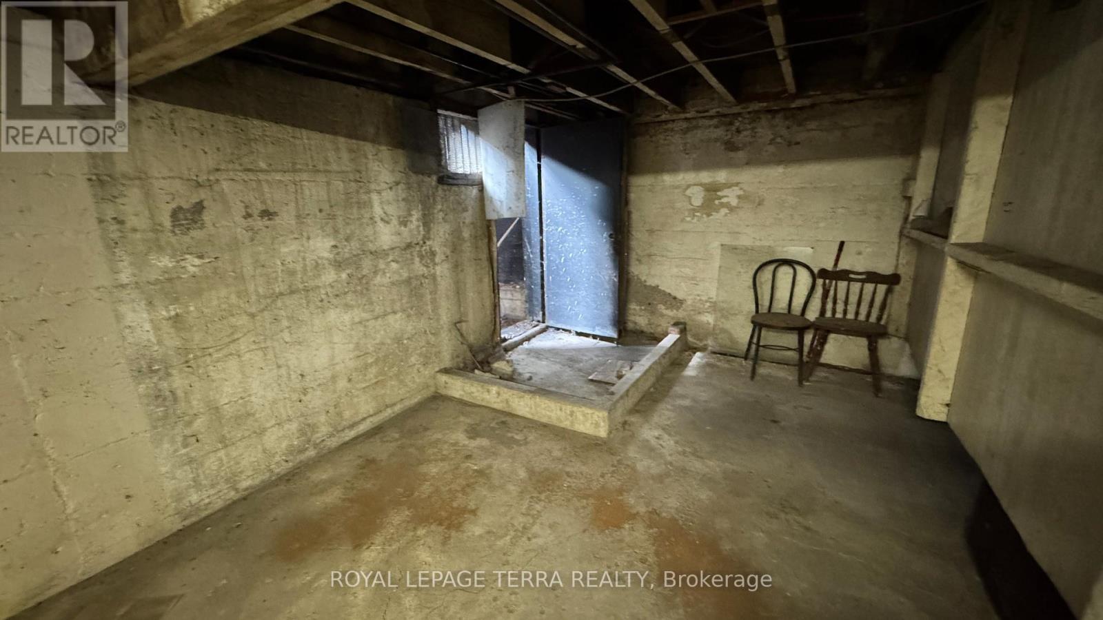 772 Barton Street E, Hamilton, ON