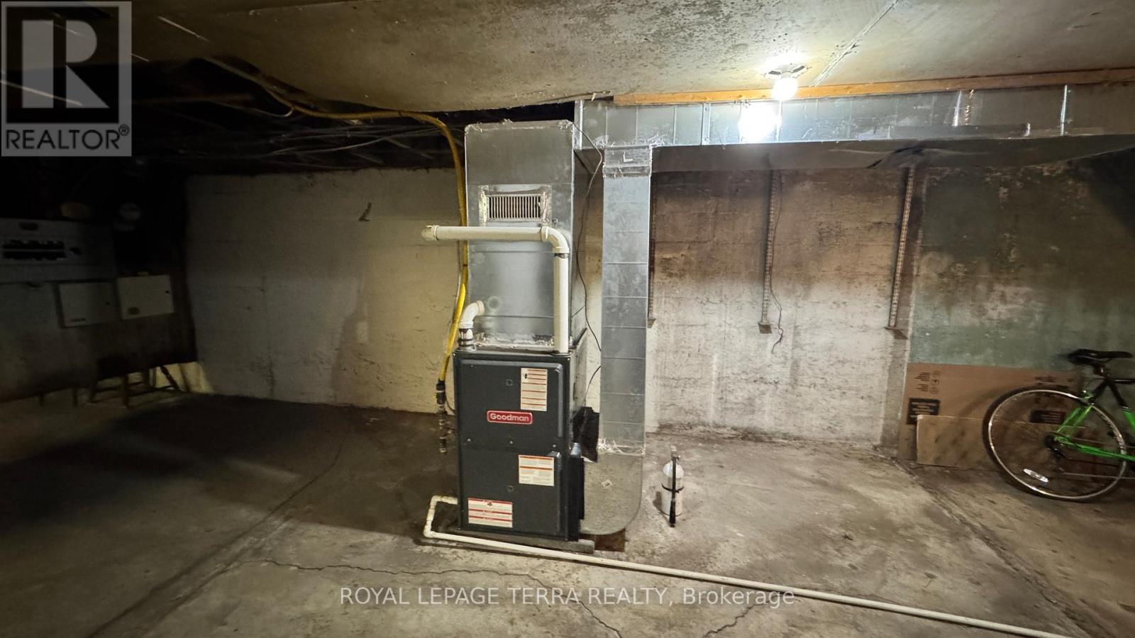 772 Barton Street E, Hamilton, ON