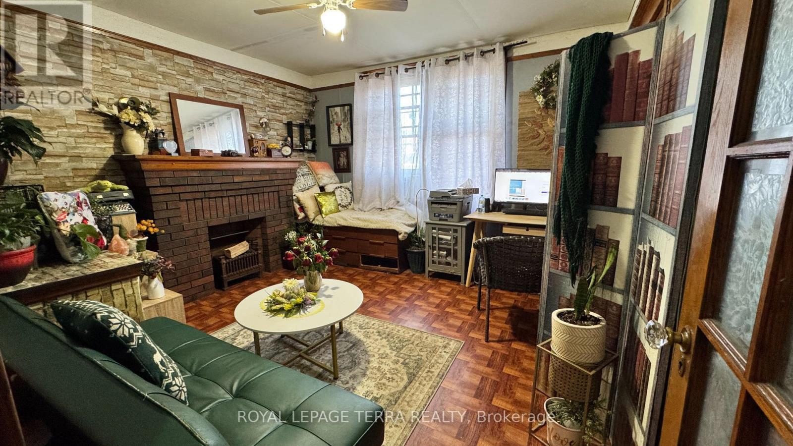 772 Barton Street E, Hamilton, ON