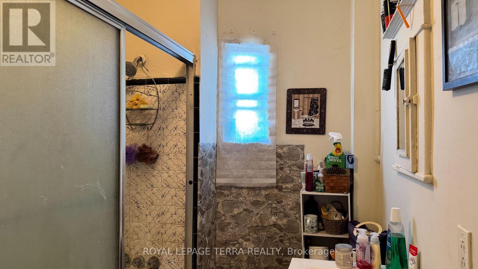 772 Barton Street E, Hamilton, ON