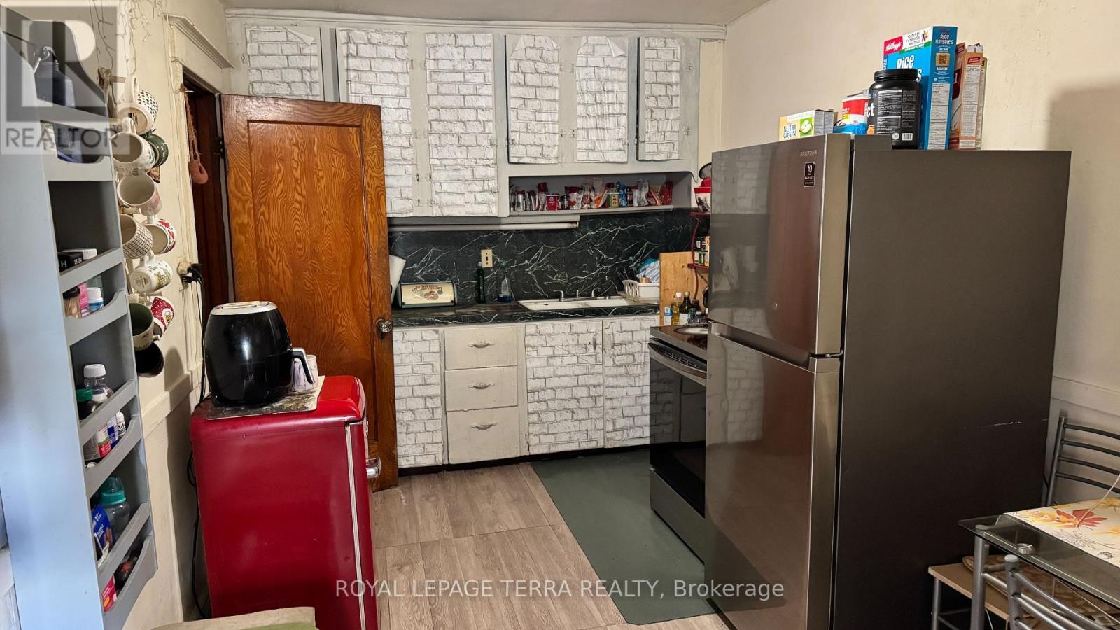 772 Barton Street E, Hamilton, ON