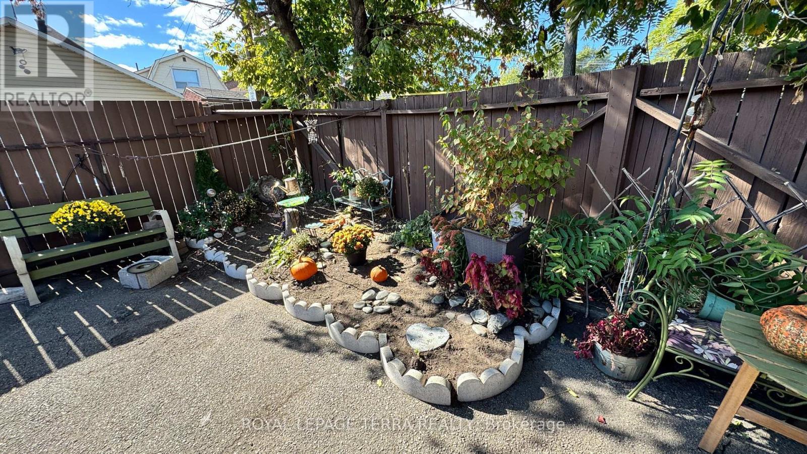 772 Barton Street E, Hamilton, ON