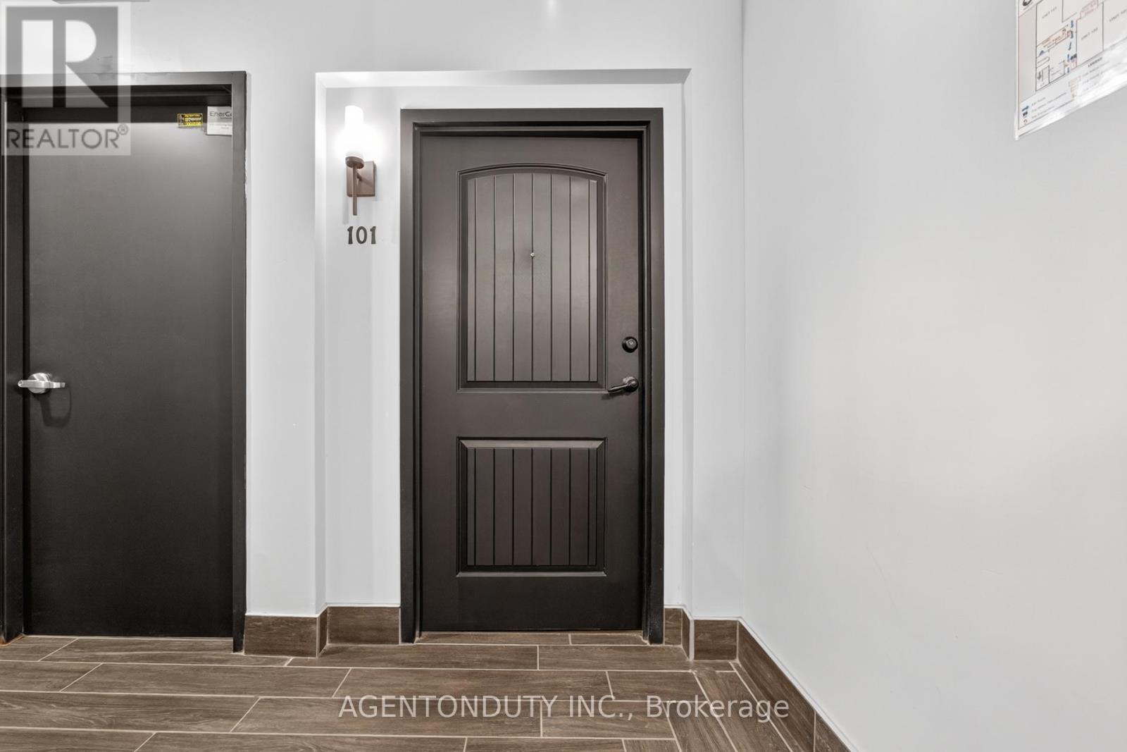 101 - 24 Cedar Street, Cambridge, ON - Indoor Photo Showing Other Room