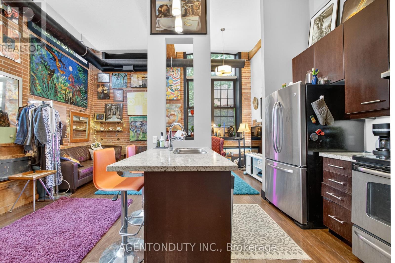 101 - 24 Cedar Street, Cambridge, ON - Indoor Photo Showing Kitchen