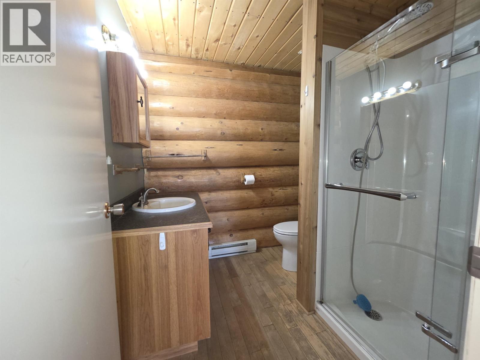 7008 York Drive, Vanderhoof, BC - Indoor Photo Showing Bathroom