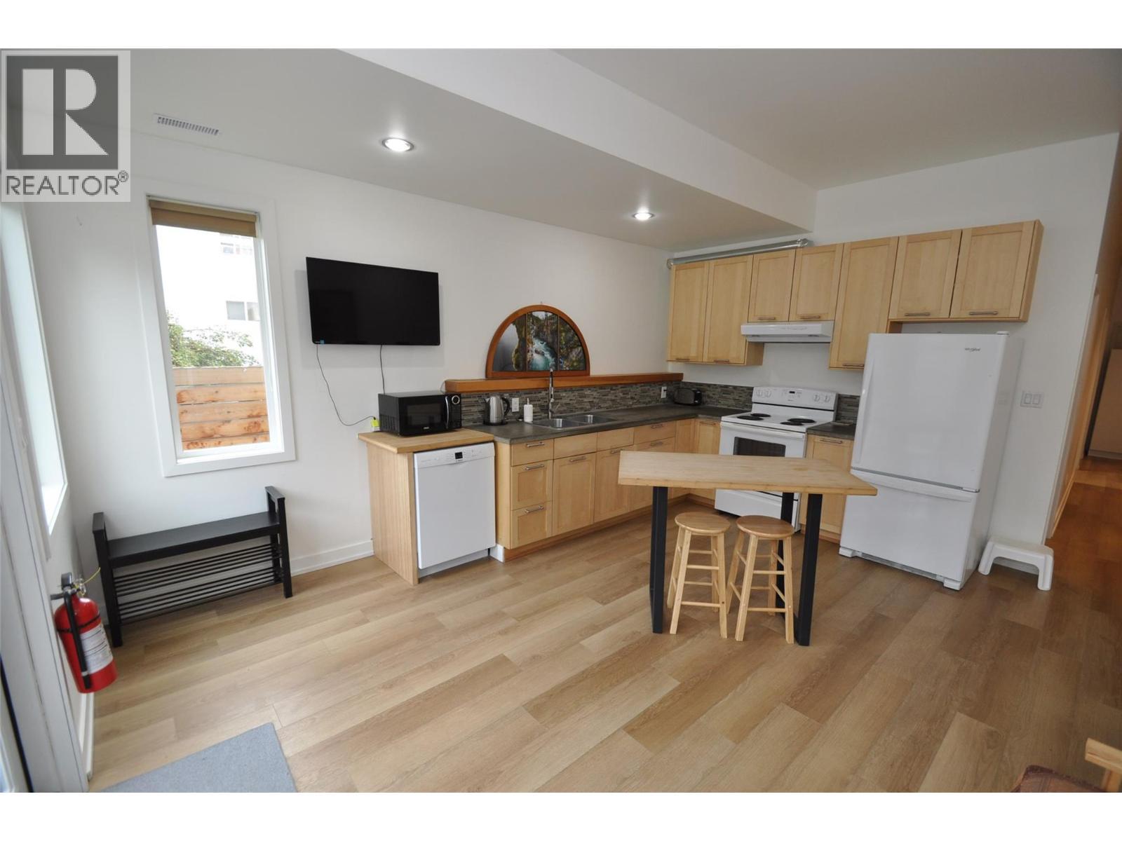 Suite - 1211 Front Street, Nelson, BC - Indoor Photo Showing Kitchen