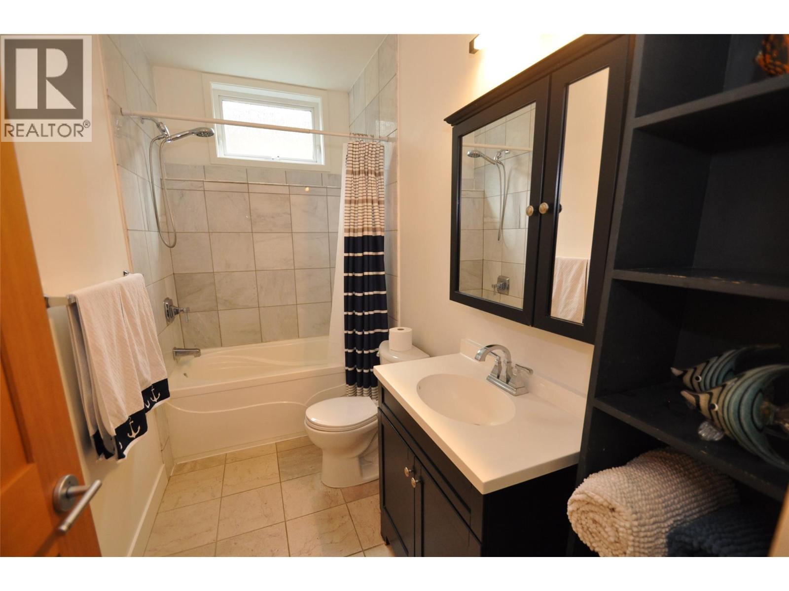 Suite - 1211 Front Street, Nelson, BC - Indoor Photo Showing Bathroom