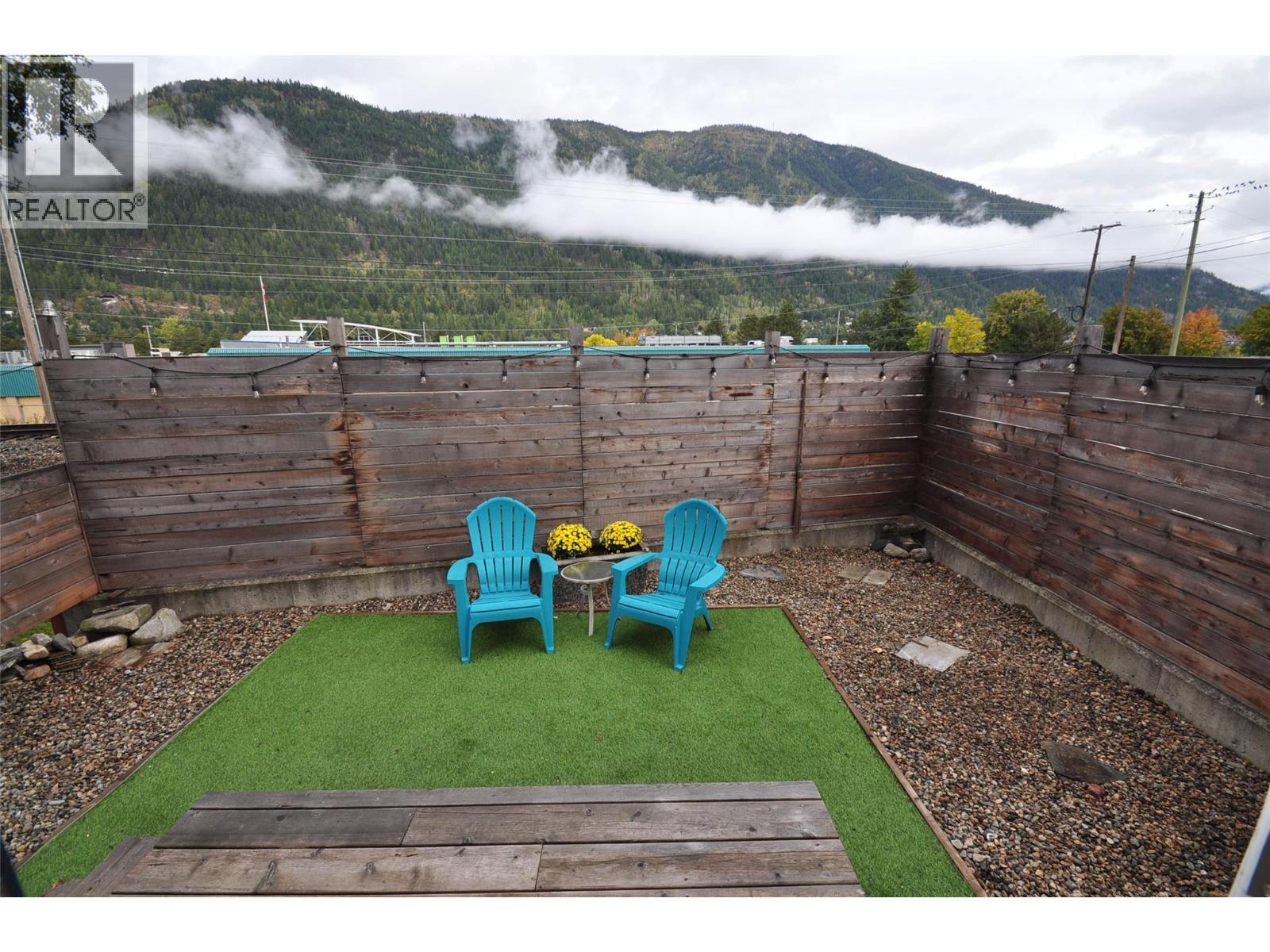 1211 Front Street, Nelson, BC - Outdoor