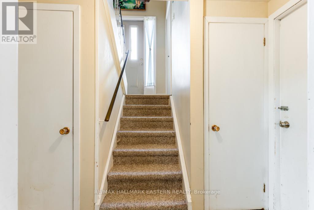1013 Nicholl'S Boulevard, Selwyn, ON - Indoor Photo Showing Other Room