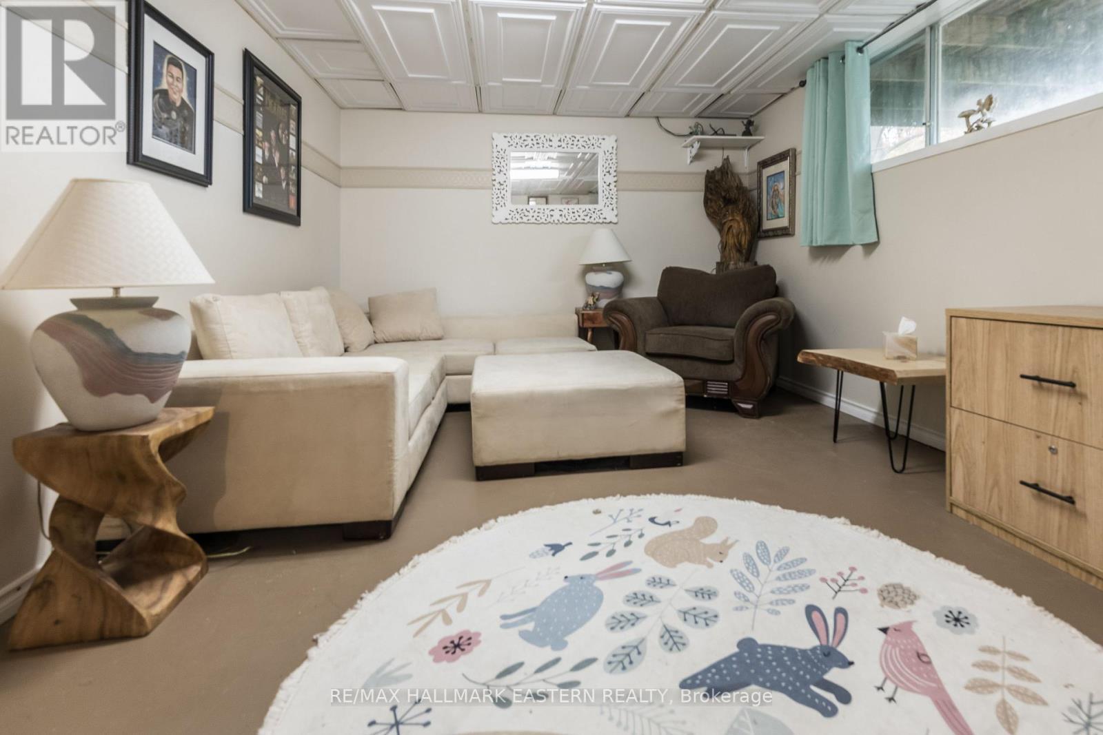 1013 Nicholl'S Boulevard, Selwyn, ON - Indoor