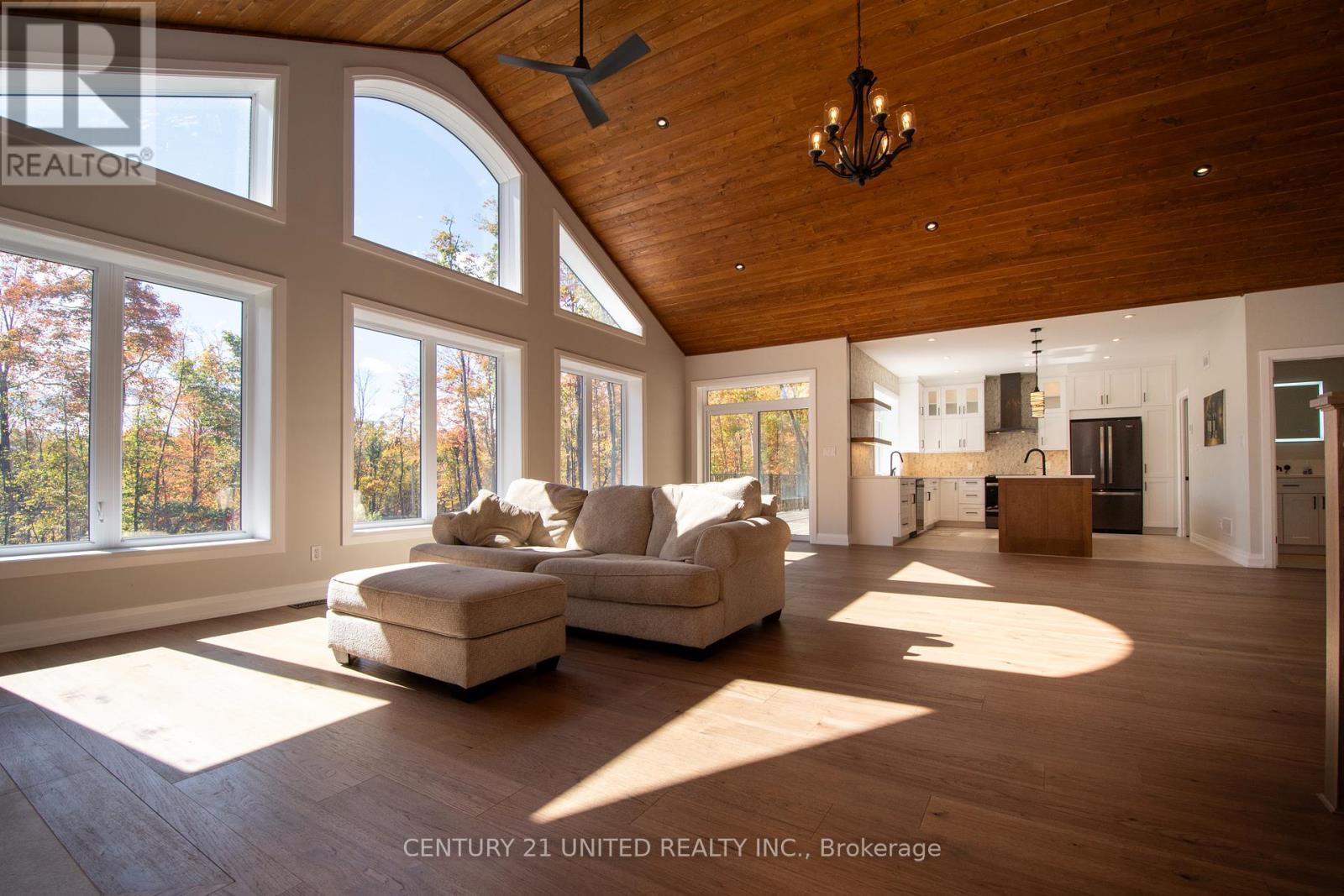 318 County Road 47, Havelock-Belmont-Methuen (Belmont-Methuen), ON - Indoor Photo Showing Living Room