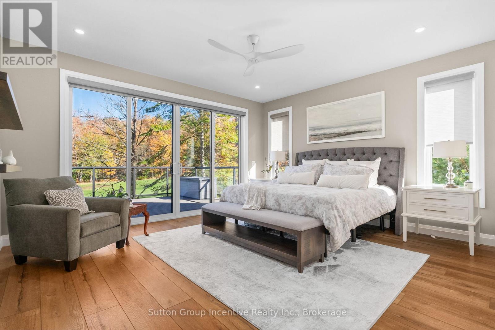 24 St Georges Court, Huntsville (Chaffey), ON - Indoor Photo Showing Bedroom