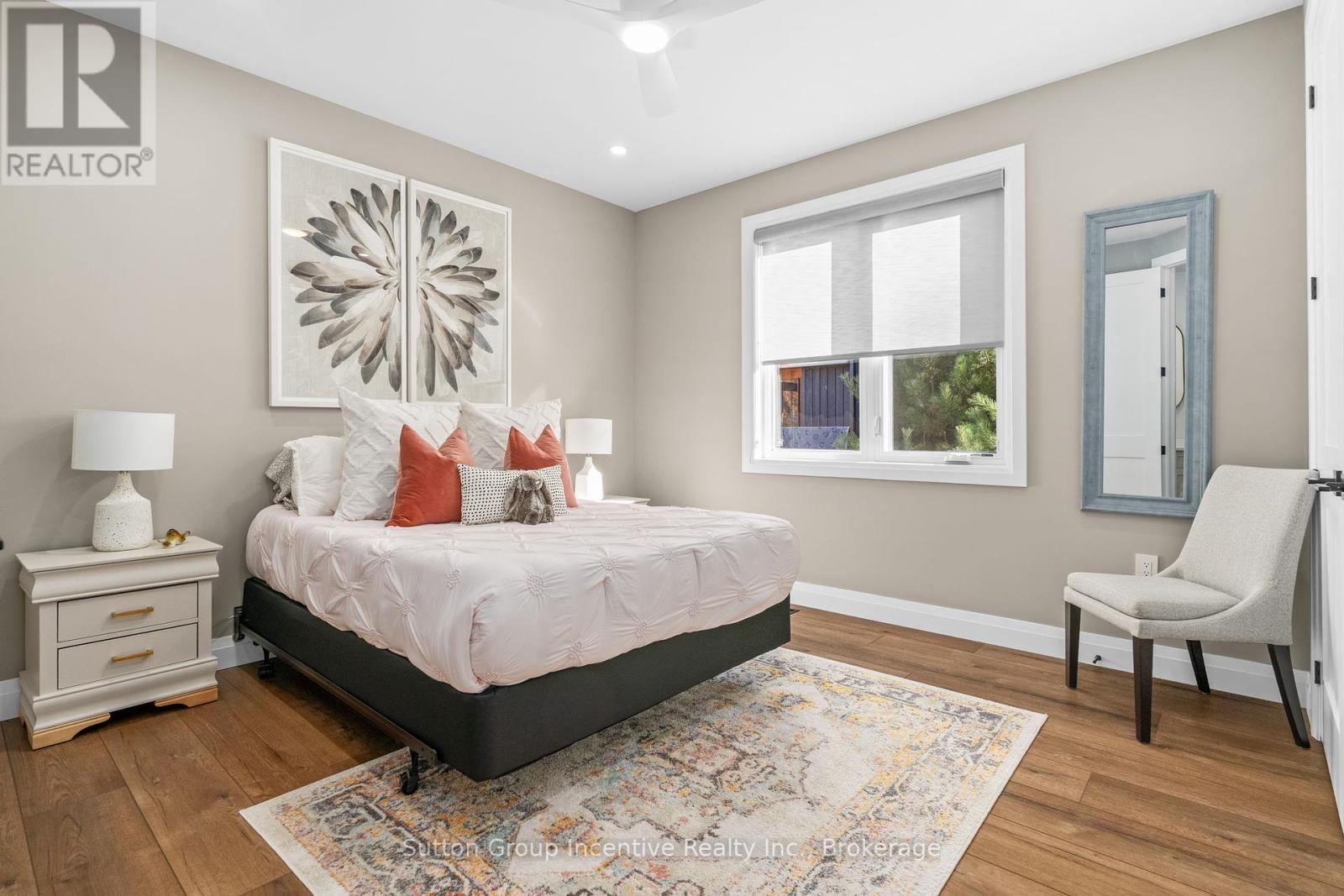 24 St Georges Court, Huntsville (Chaffey), ON - Indoor Photo Showing Bedroom