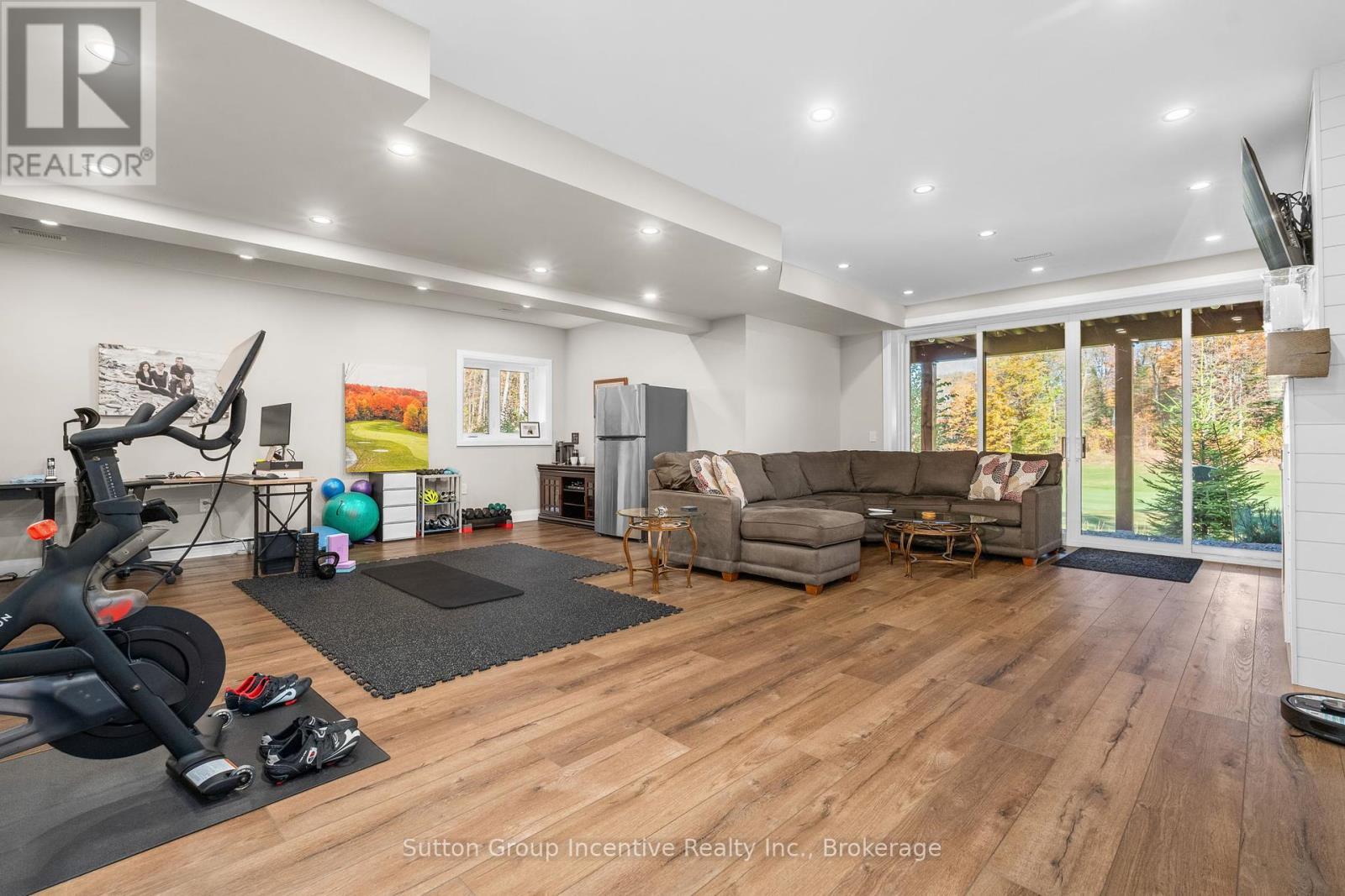 24 St Georges Court, Huntsville (Chaffey), ON - Indoor