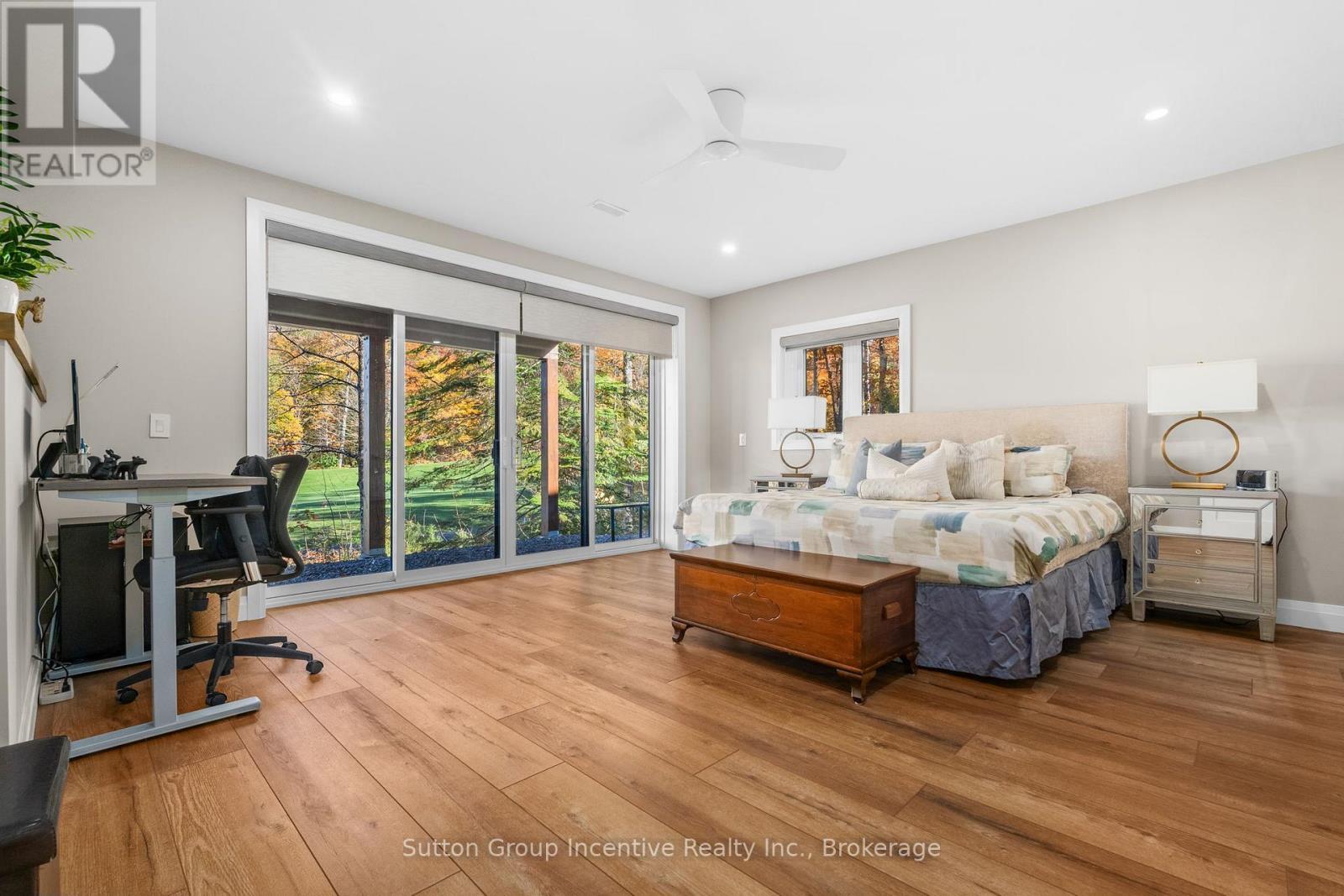 24 St Georges Court, Huntsville (Chaffey), ON - Indoor Photo Showing Bedroom