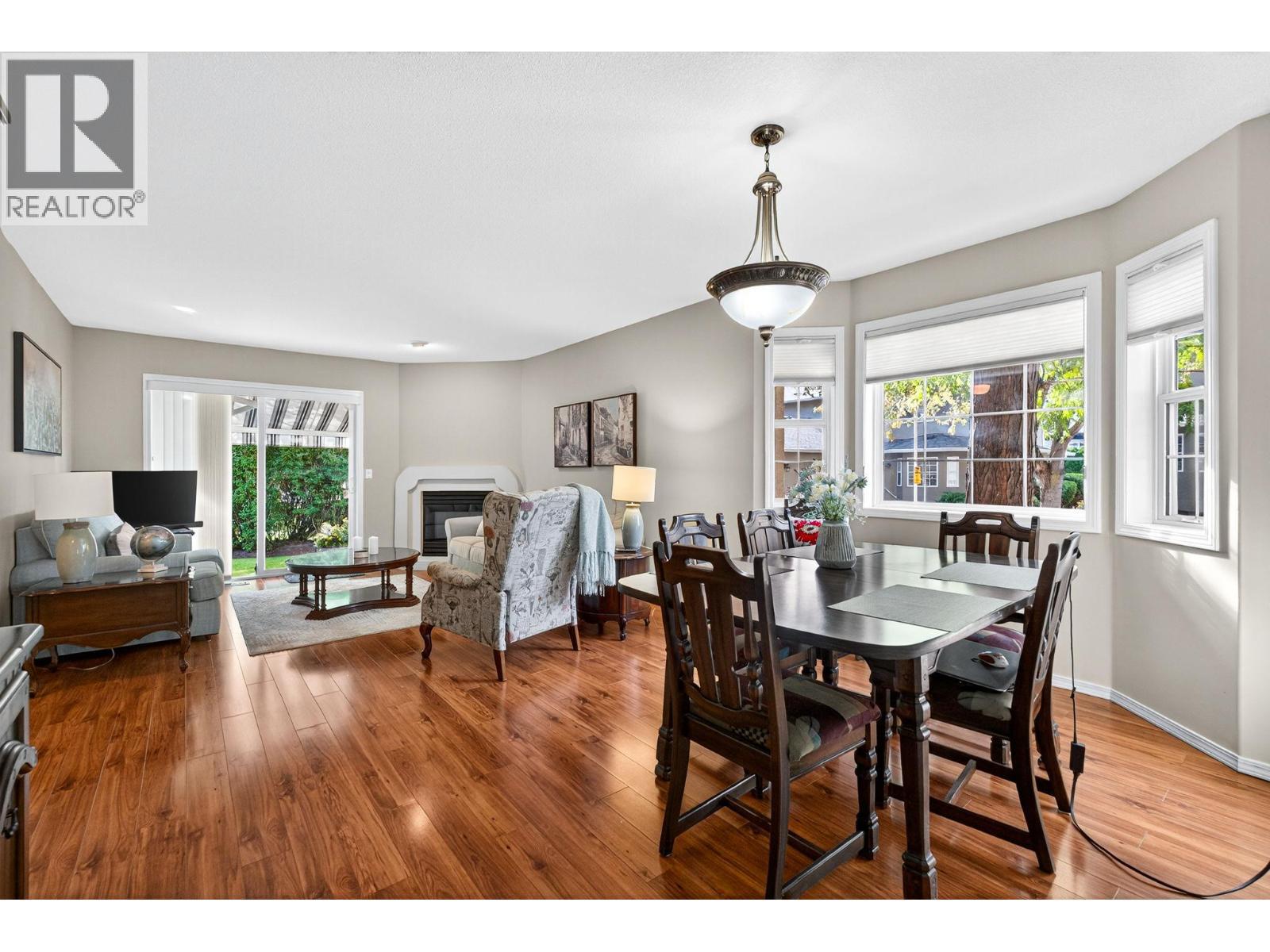 545 Glenmeadows Road Unit# 24, Kelowna, BC - Indoor Photo Showing Dining Room