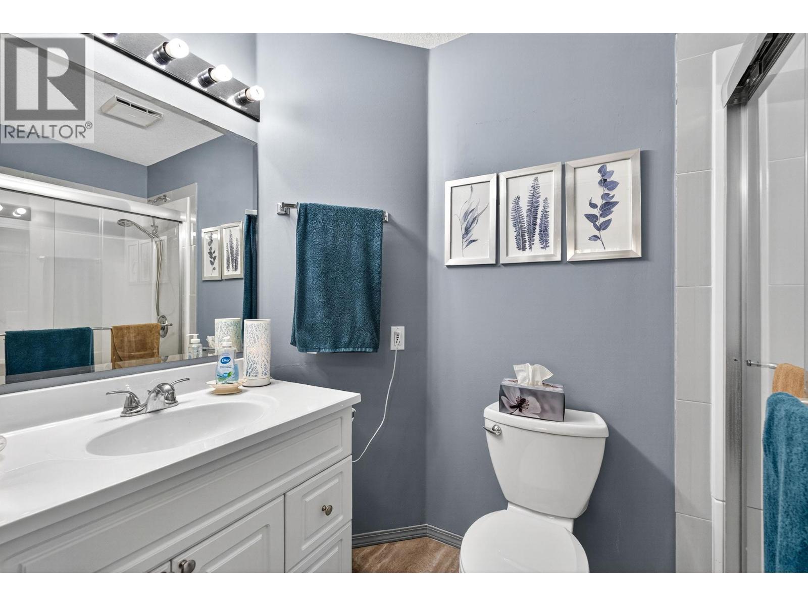 545 Glenmeadows Road Unit# 24, Kelowna, BC - Indoor Photo Showing Bathroom