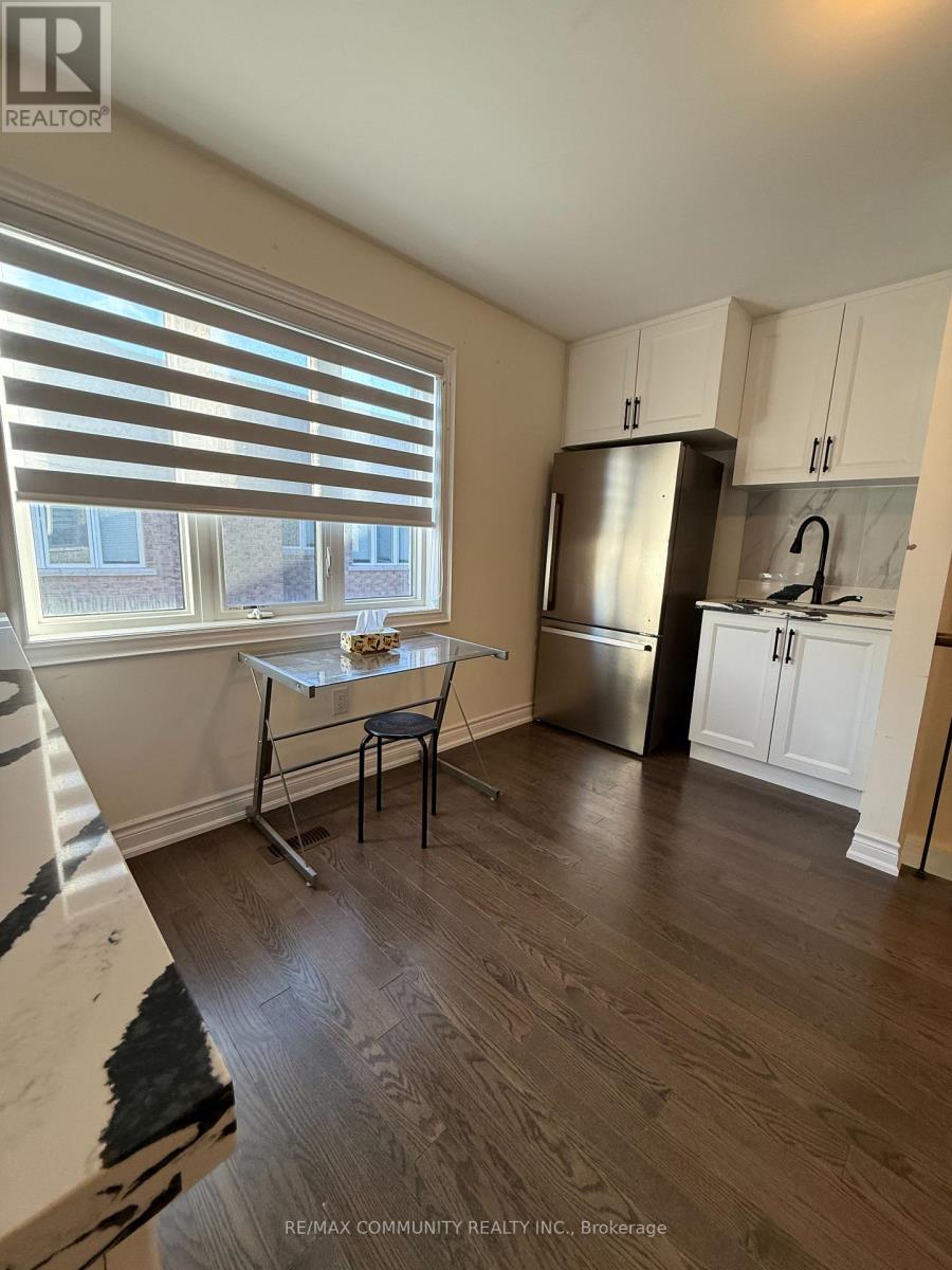 Coach House - 337 William Forster Road, Markham, ON - Indoor Photo Showing Kitchen