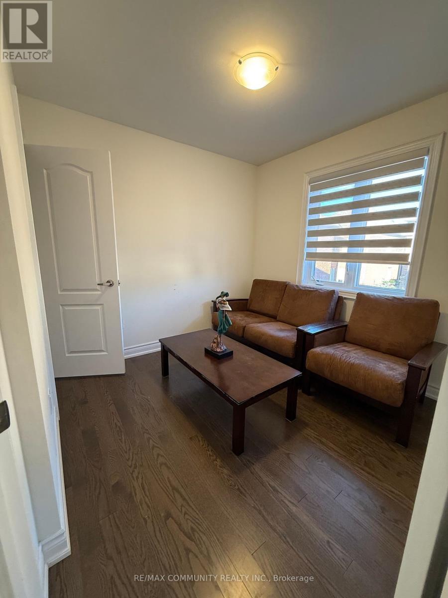 Coach House - 337 William Forster Road, Markham, ON - Indoor Photo Showing Living Room