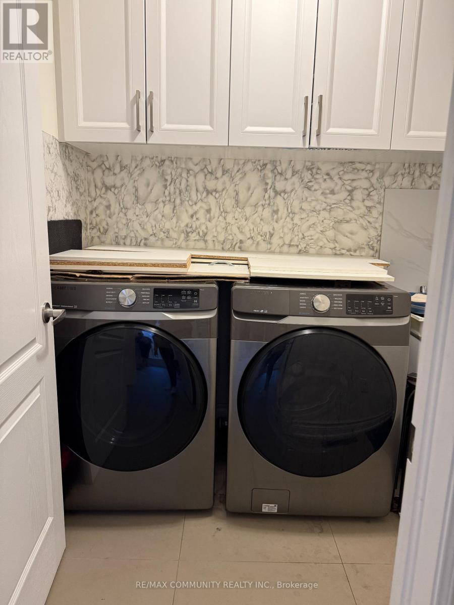 Coach House - 337 William Forster Road, Markham, ON - Indoor Photo Showing Laundry Room