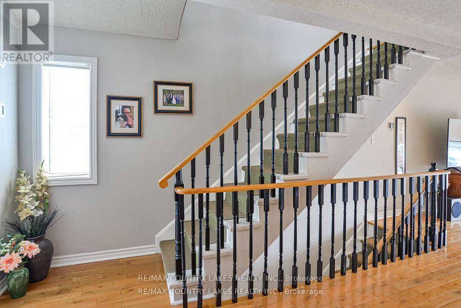 15 - 24 Laguna Parkway, Ramara, ON - Indoor Photo Showing Other Room