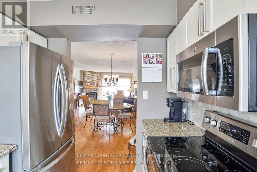 15 - 24 Laguna Parkway, Ramara, ON - Indoor Photo Showing Kitchen