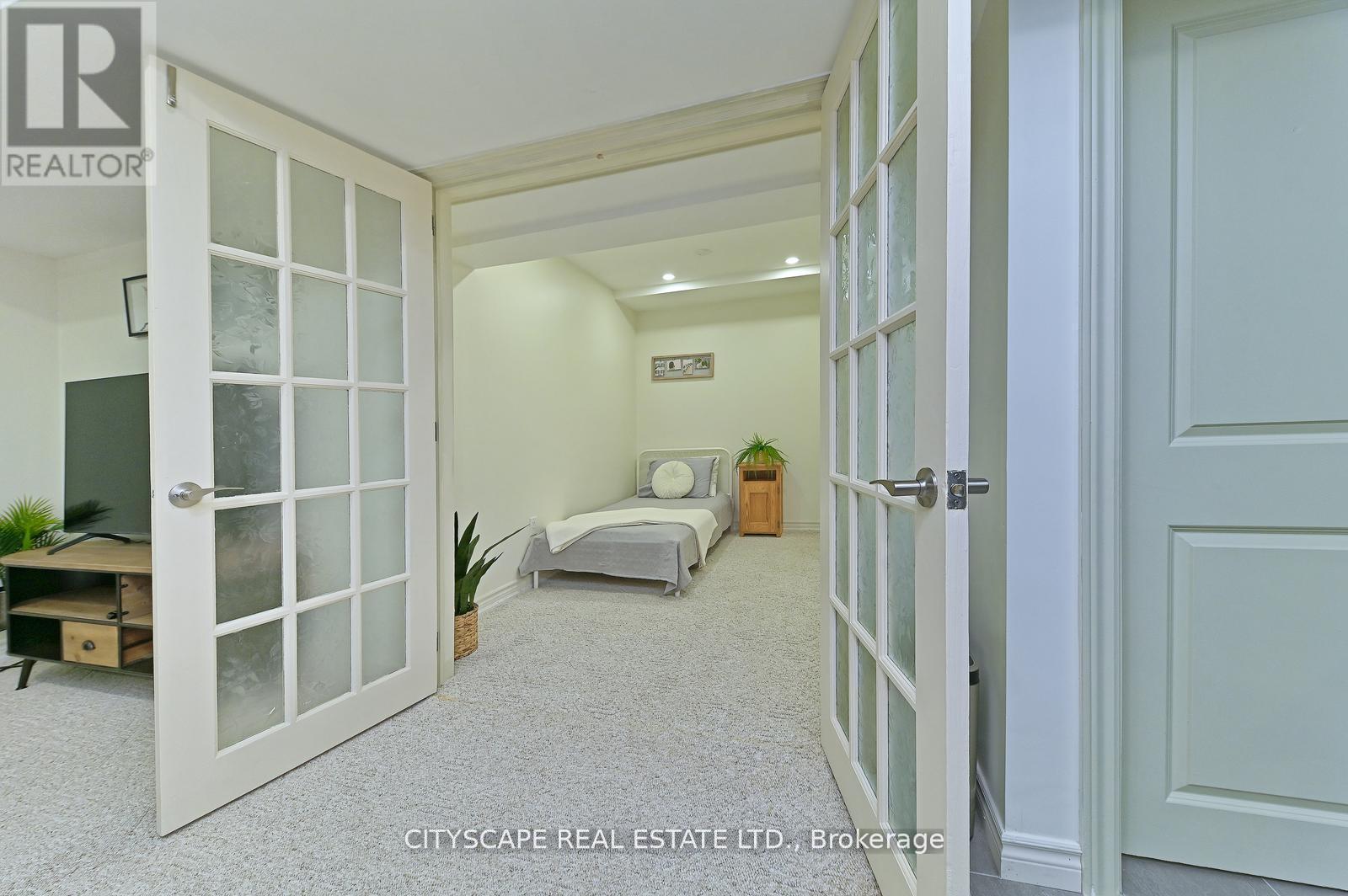 354 Plains Road W, Burlington, ON -