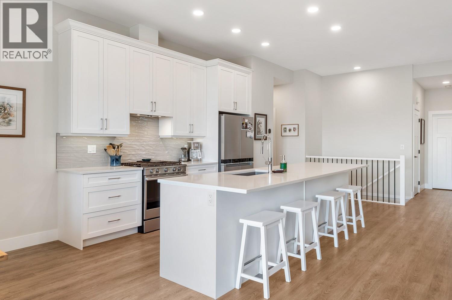 496 Silversage Place Unit# 2, Vernon, BC - Indoor Photo Showing Kitchen With Upgraded Kitchen