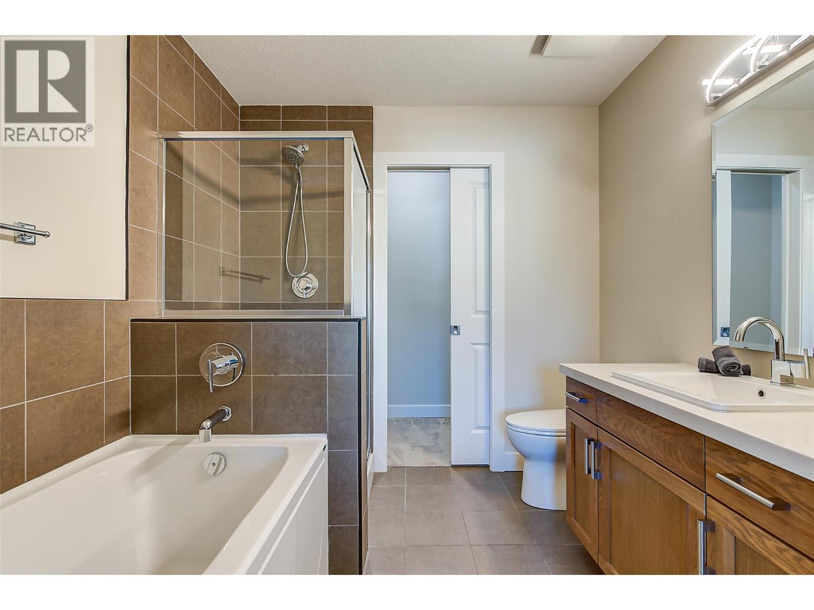 3205 Skyview Lane Unit# 205, West Kelowna, BC - Indoor Photo Showing Bathroom