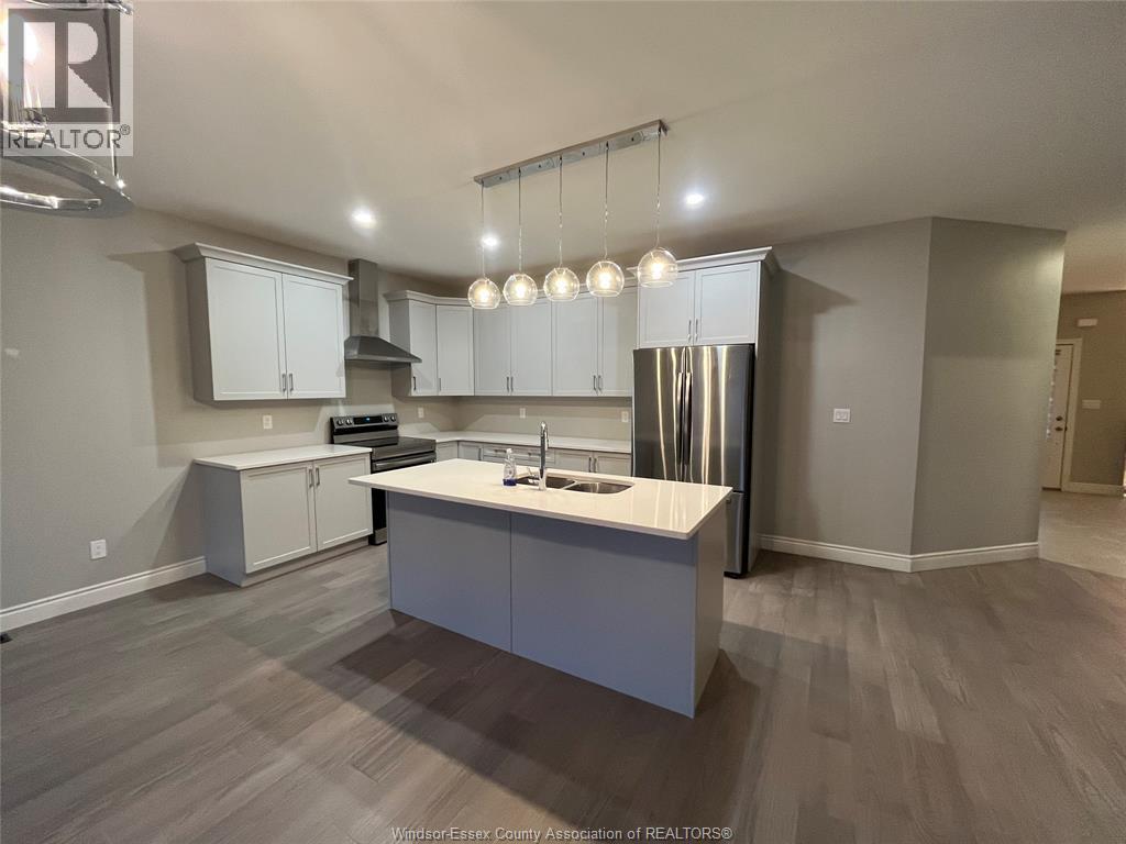 415 Westcott Road, Amherstburg, ON - Indoor Photo Showing Kitchen With Stainless Steel Kitchen With Double Sink