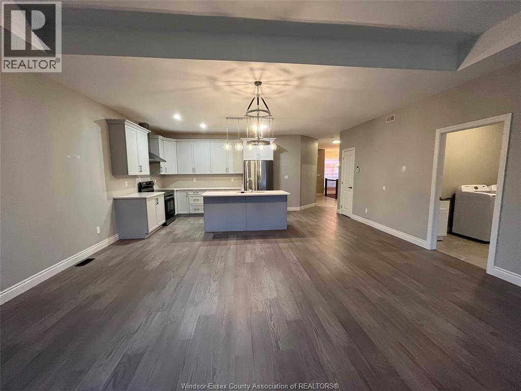 415 Westcott Road, Amherstburg, ON - Indoor Photo Showing Kitchen
