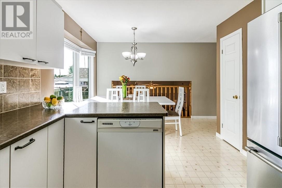 92 Ravina Avenue, Garson, ON - Indoor Photo Showing Kitchen